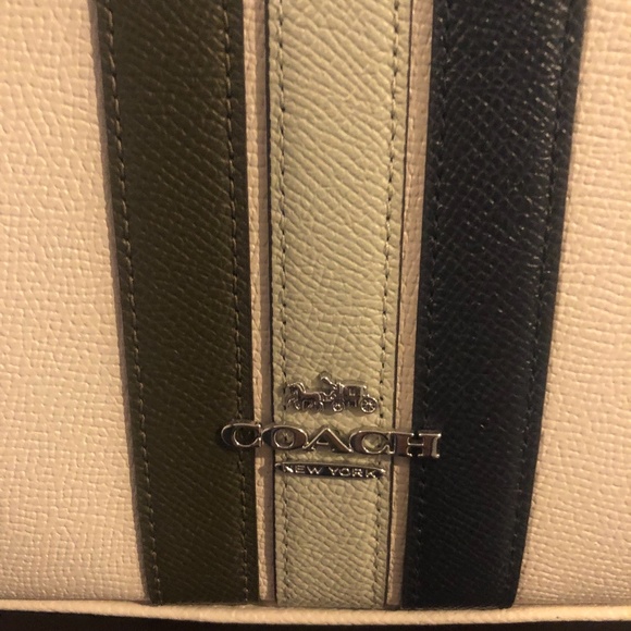 Coach purse - Picture 4 of 4